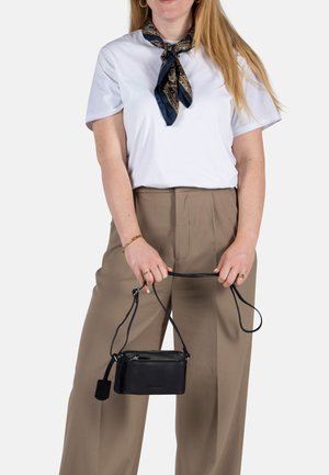 Burkely SPECIAL SARA - Sac bandoulière - black