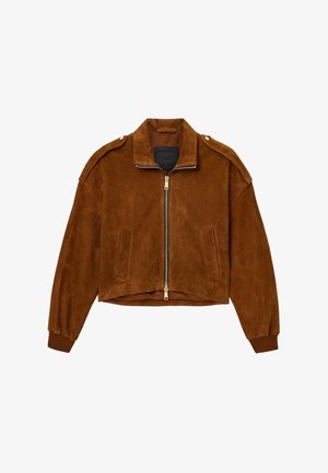 Jachetă scurtă din piele întoarsă maro, cu fermoar frontal, epoleți pe umeri, două buzunare laterale și manșete tricotate la mâneci.