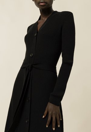 Robe pull - black