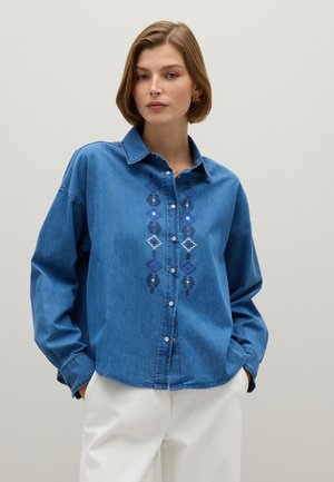 WITH GEOMETRIC EMBROIDERY - Button-down blouse - denim