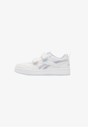 Baskets blanches Reebok avec deux bandes Velcro, doublure bleu clair et logo sur le côté et le talon, vues du côté extérieur.