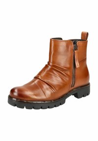 Bottines en cuir marron avec fermeture éclair, design plié sur la tige, semelle en caoutchouc et détails de couture contrastants.