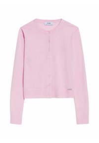 Jasnoróżowy sweter z dzianiny z długimi rękawami, okrągłym dekoltem, zapinany na guziki z przodu oraz małym brandowym akcentem na dolnym brzegu. Miękka tekstura materiału.