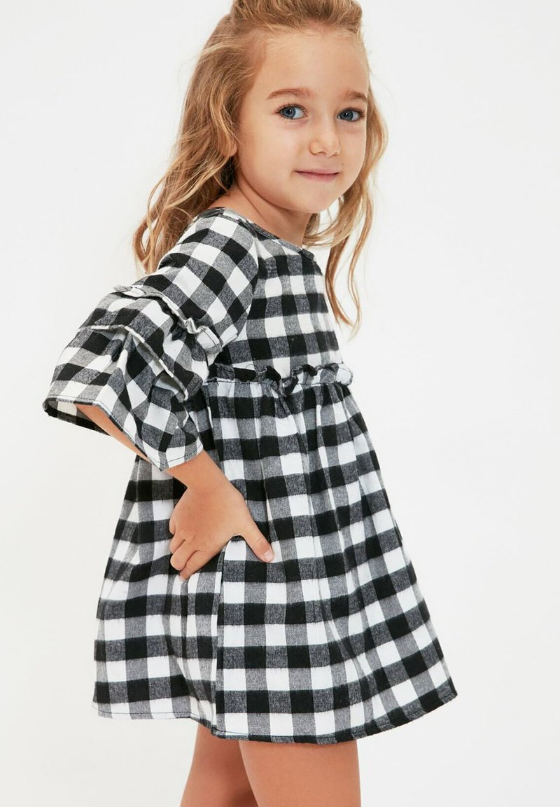 Kinder Freizeitkleider | Trendyol Freizeitkleid black/schwarz - XL12846 Kinder Freizeitkleider | Trendyol Freizeitkleid black/schwarz - XL12846