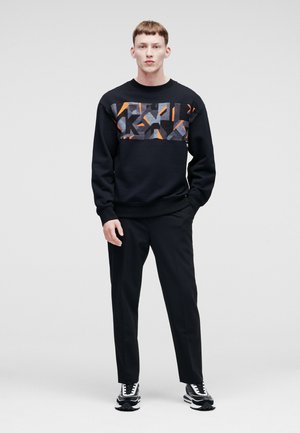 Sweatshirt - black