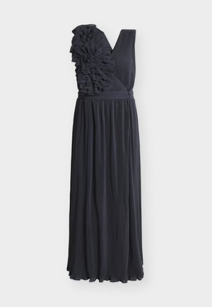 Sorte plissert kjole med én skulder, med rysjet blomstermønster på skulderen og innsvingt midje.