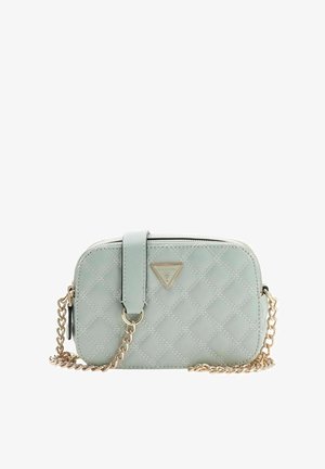 Sac bandoulière matelassé vert menthe clair en matériau synthétique, doté d'une sangle en chaîne dorée et d'un accent logo triangulaire.