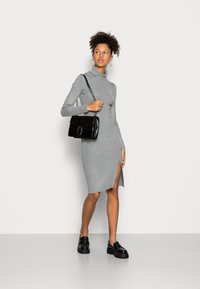 Even&Odd Vestido direito - mottled grey