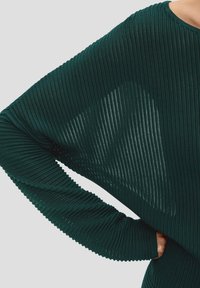 s.Oliver BLACK LABEL MIX ciemnozielony