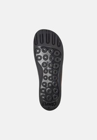 Camper PEU CAMI - Stringate sportive - mittelrot
