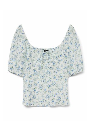 Blouse florale avec un fond vert clair, ornée de fleurs bleues. Manches bouffantes courtes, décolleté carré et un détail de nœud froncé à l'avant.