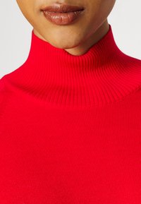 IVY OAK Sweter
