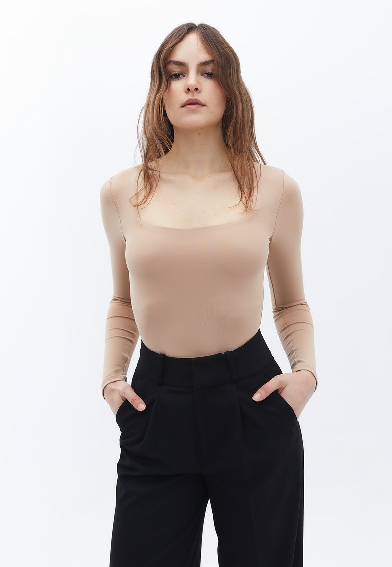 OXXO Bodysuit With Square Neck - T-Shirt Top - Pitkähihainen paita - warm taupe