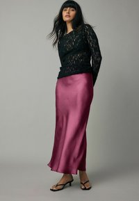 Next TALL - REGULAR FIT - Maksi svārki - burgundy red
