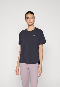 New Balance DRAPEY OVERSIZED - Potiskana majica - black