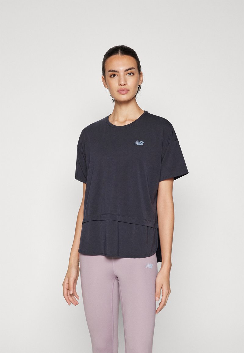 New Balance DRAPEY OVERSIZED - Potiskana majica - black