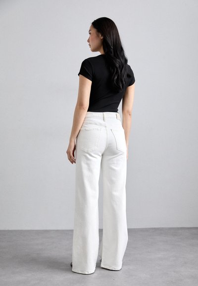 Citizens of Humanity PALOMA BAGGY - Flared jeans - pearl white