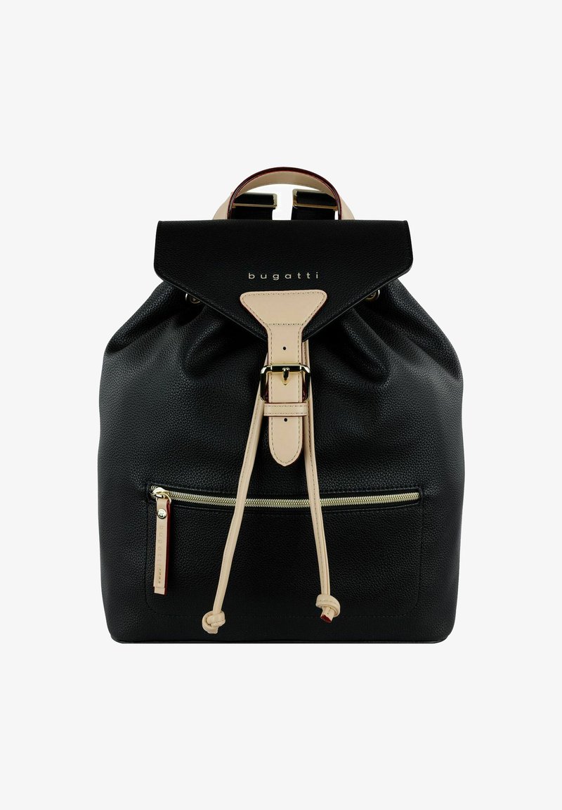 Zaino in pelle nera testurizzata con chiusura a cordoncino, dettagli beige, una tasca frontale con zip e un logo nella parte superiore.
