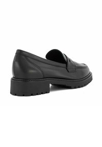 Zwarte leren instappers met een ronde neus en een lage, robuuste zool. Kenmerkt een gestikt ontwerp langs de bovenkant en een verhoogde naaddetail.