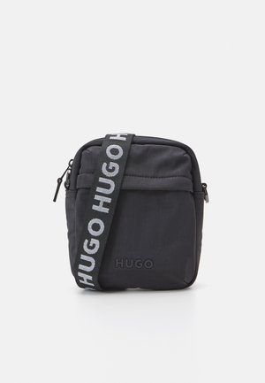 LUKA ZIP UNISEX - Skuldertasker - black