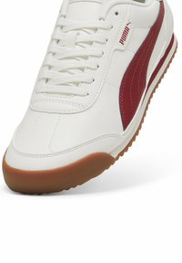 Puma TURINO SNEAKERS - Sportbačiai - warm white intense red gum