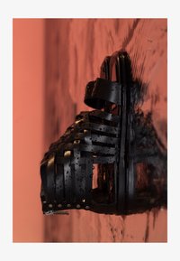 Sélectionné, black