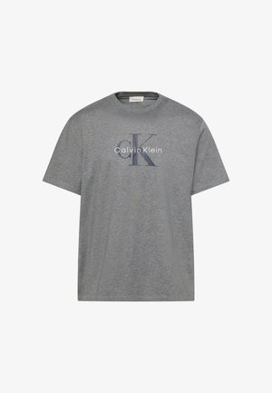 Siva pamučna majica kratkih rukava s grafičkim logotipom u tamnoplavoj boji sprijeda. Suptilna melirana tekstura kroz cijelu majicu. Okrugli izrez na vratu.