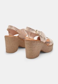 Bata Sandály na platformě - beige