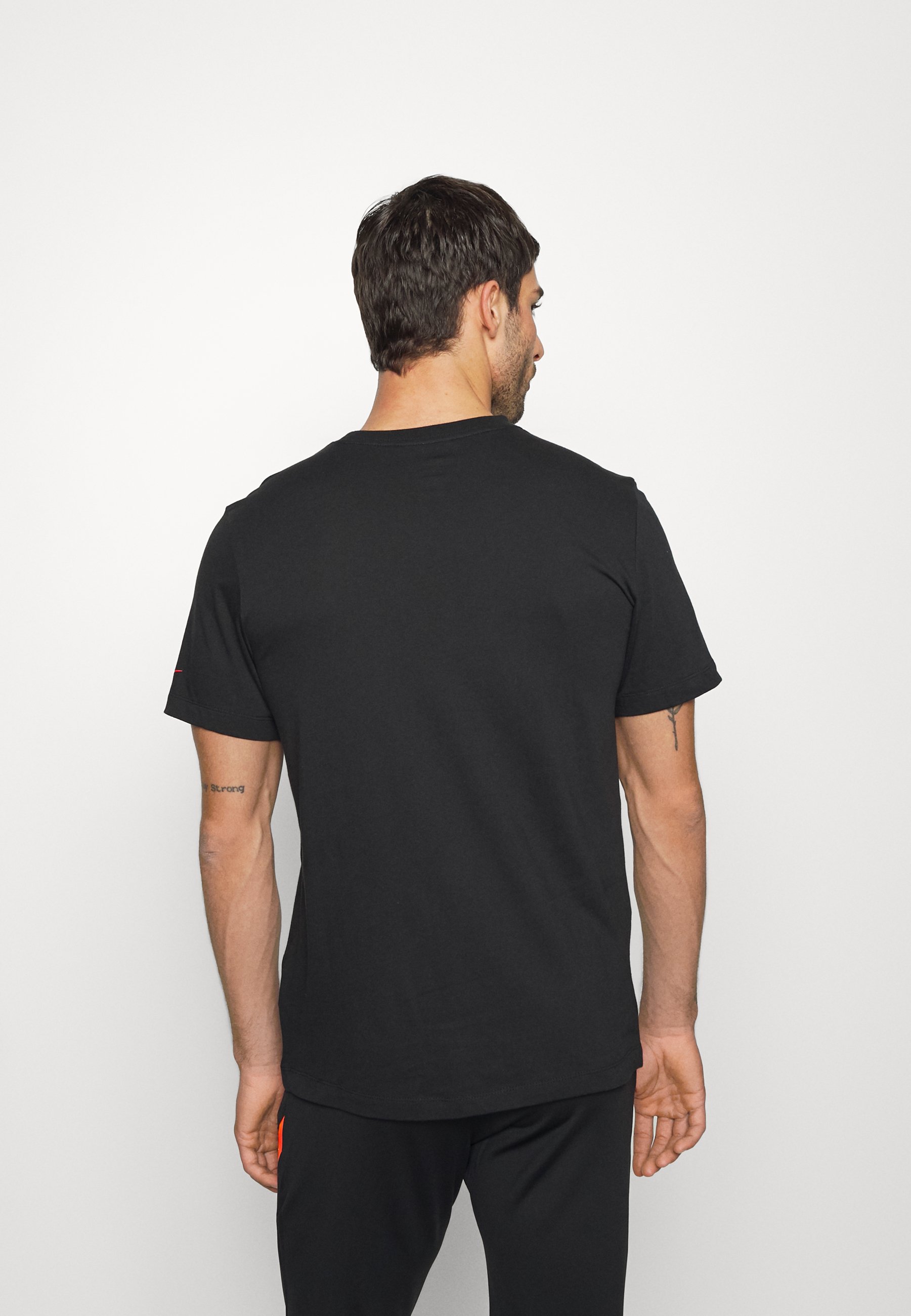 Nike Performance LIVERPOOL FC TEE 
