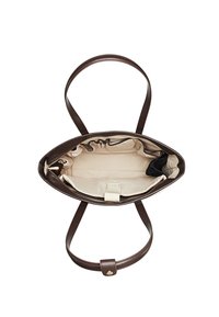 Sac à main en cuir marron de forme ovale avec une doublure en tissu crème. Comprend une poche intérieure zippée et deux poignées robustes.