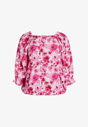 Hvid bluse med pink og rød blomsterprint, firkantet halsudskæring, pufærmer til midt på underarmen og flæsekantede manchetter.