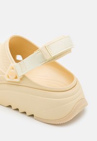Crocs HIKER XSCAPE UNISEX - Zoccoli - vanilla