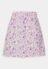 Saia floral com fundo em creme claro, decorada com flores roxas e rosas, design plissado e cintura elástica para maior conforto.