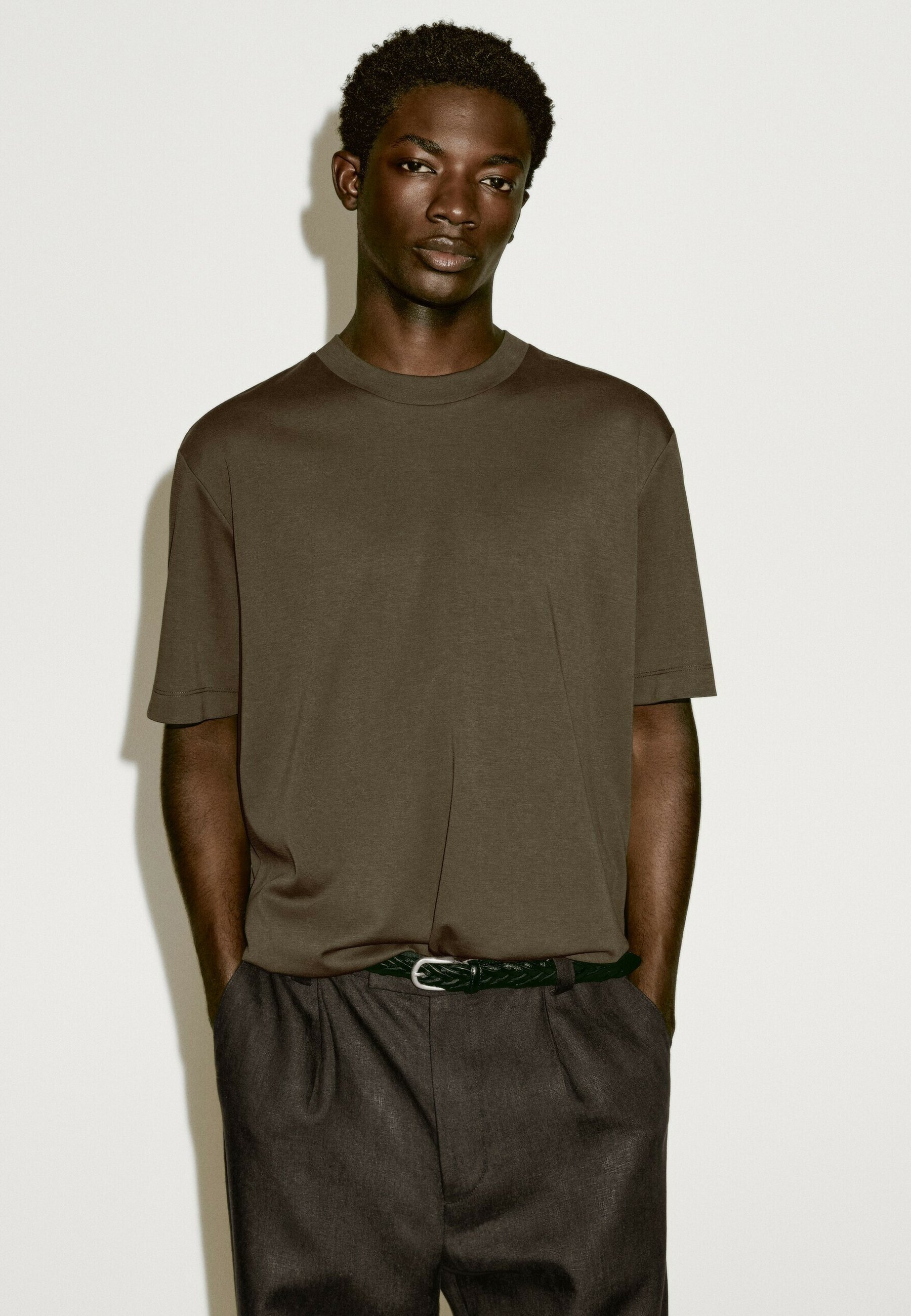 Massimo Dutti LIMITED EDITION - Basic T-shirt - olive