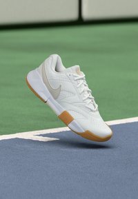 Niet geselecteerd, white/light orewood brown/summit white