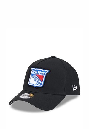 Casquette de baseball noire avec un design structuré, ornée d'un logo brodé des New York Rangers en bleu, rouge et blanc à l'avant.