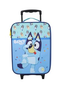 Blauwe hard-shell koffer met een cartoon hond ontwerp, voornamelijk lichtblauw met kleurrijke accenten, voorzien van een bovenhandvat en twee wielen.