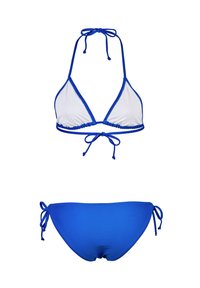 Bikini deux pièces avec un haut triangulaire blanc bordé de bleu et un bas bleu uni avec des liens sur les côtés.