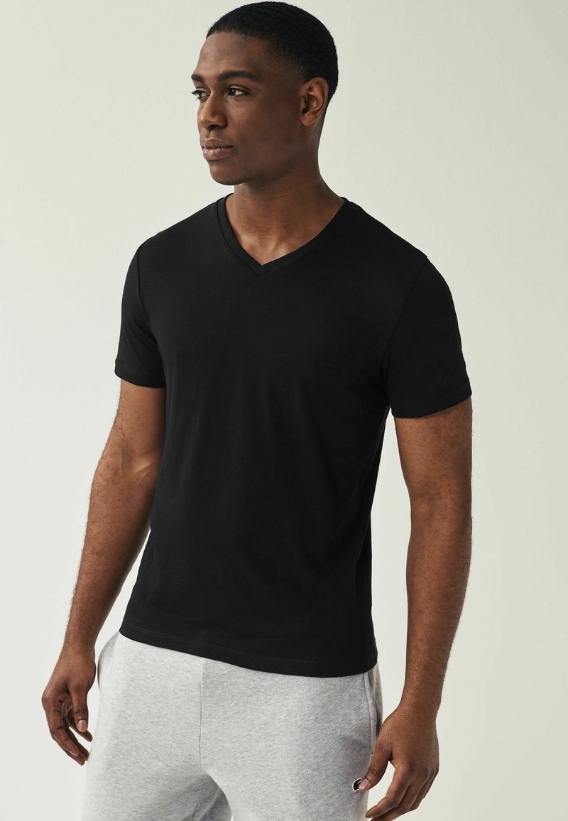 Next - V-NECK FIVE PACK - T-Shirt basic - black, Vergrößern