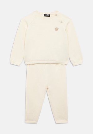 GIFT MEDUSA PATCH UNISEX SET  - Tygbyxor - ivory