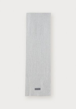 Light gray ribbed scarf made of soft fabric, featuring a rectangular shape and a small branded label near the bottom edge.