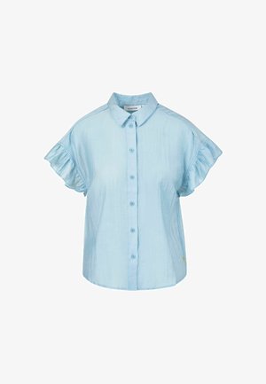 Blusa celeste de manga corta con botones, con bordes de manga fruncidos y un cuello puntiagudo, hecha de una tela ligera.