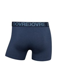 Marineblå herreboxershorts lavet af blødt materiale, med en bred elastisk talje med prægede logoer, glat tekstur og tætsiddende pasform.