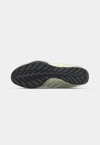 adidas Originals ADIRACER - Sporta apavi - alumina