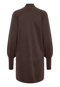 Hnědý pletený svetr s vysokým límcem, raglánovými rukávy a balónovými manžetami. Měkká textura a uvolněný střih, sahající do poloviny boků.