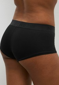 Next RICH LOGO KNICKERS FOUR PACK - Kratke gaće - monochrome heart print stripe