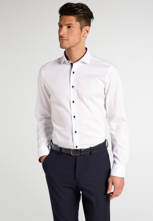 SLIM FIT - Skjorte - white