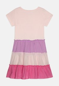 happy girls FAIRY DRESS WITH MULTICOLOURED TIERED SKIRT - Žerzejové šaty - rose