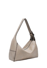 Torba hobo w miękkiej, beżowej skórze o charakterystycznym trójkątnym kształcie, z czarnym wykończeniem i wytrzymałym, regulowanym paskiem.