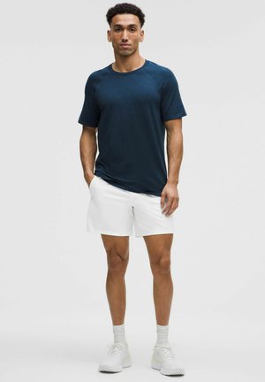Pace Breaker Linerless 18cm - Sports shorts - white